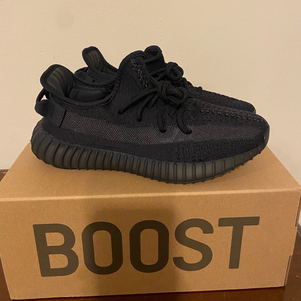 Yezzy Boost 350 V2 Onyx